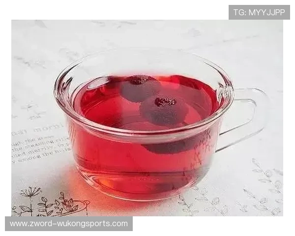 丁霞家的冰箱里塞满了蛋白粉，连饮料都按克称着喝